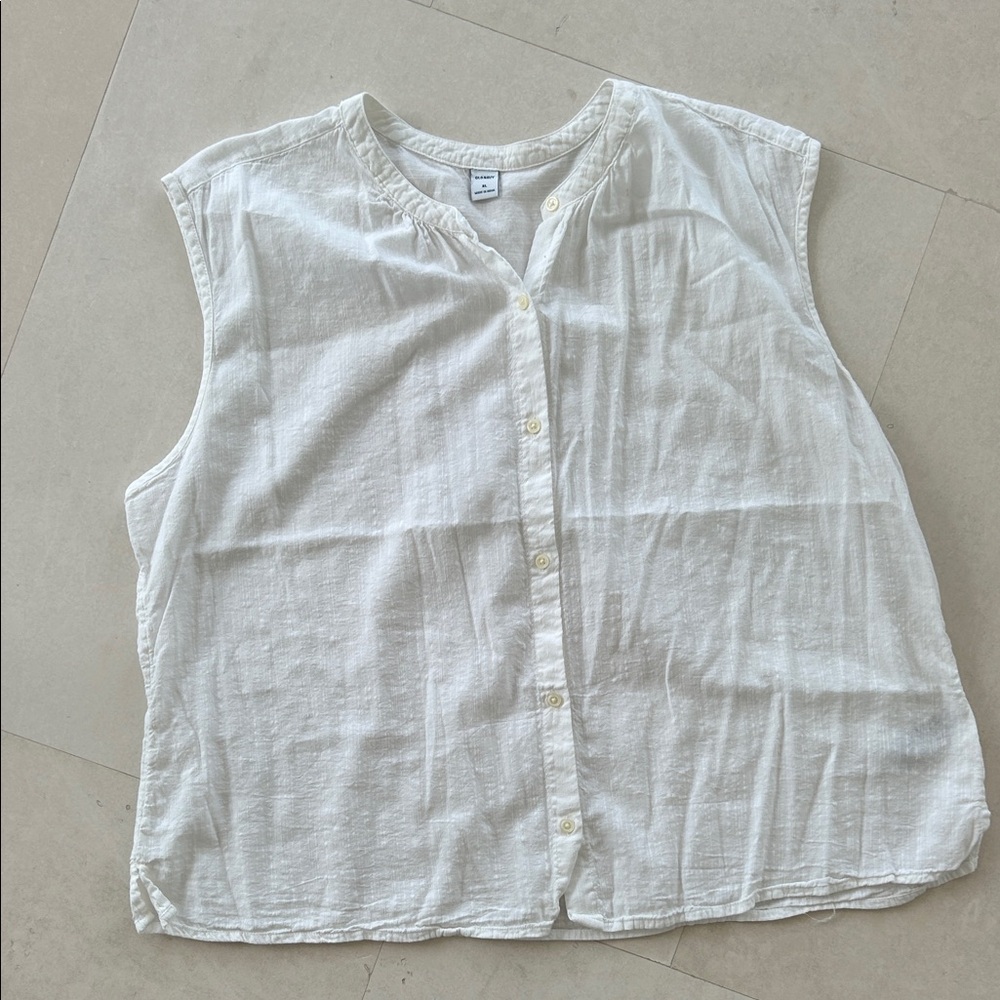 Old Navy Off White Sleeveless Button-Down Shirt